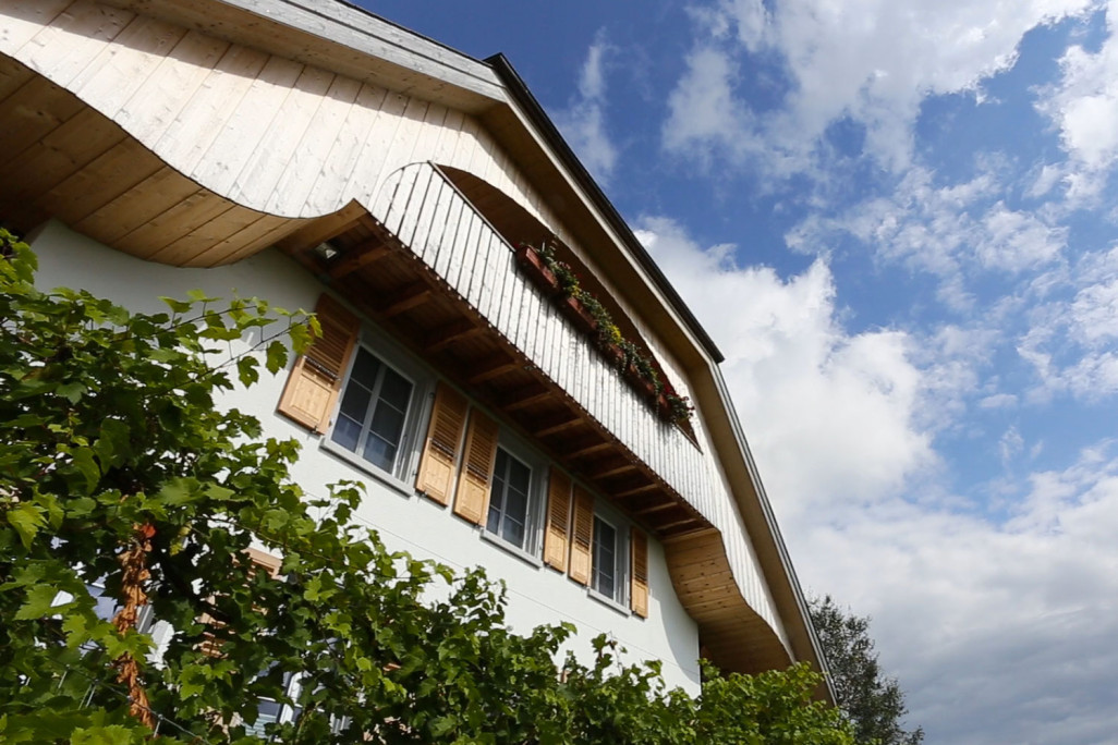 Vue de la façade d'une ferme, Utzigen