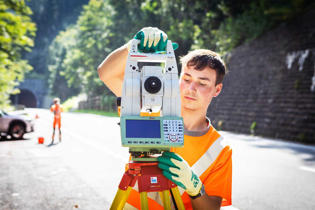 Fin de l'apprentissage de Tobias Beer, géomaticien chez HMQ AG