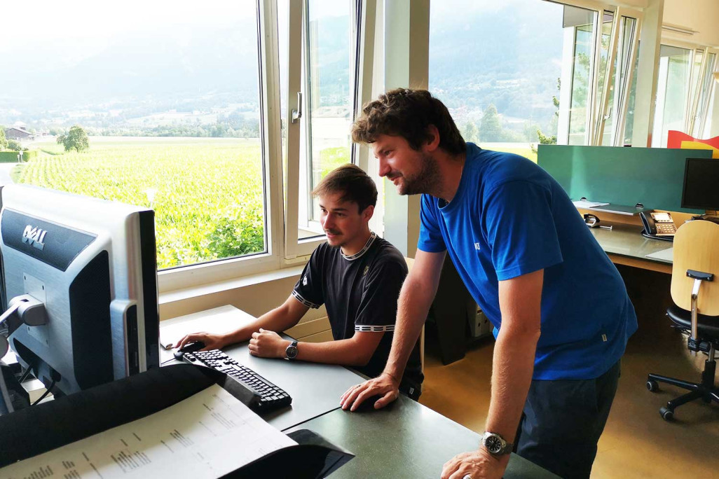 Fin d'apprentissage de géomaticien Tobias Beer, Michael Meisser, HMQ AG