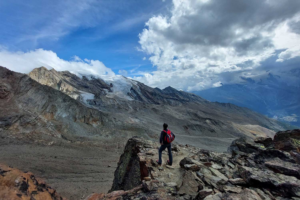 Ioan Costea en route vers le Lagginhorn, HMQ AG